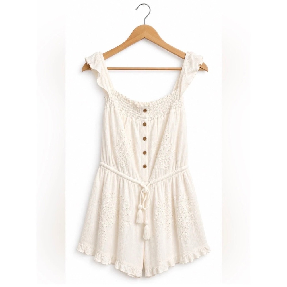 American Eagle Romper Womens Small Cream Eyelet Boho Smocked Ruffle Cottagecore